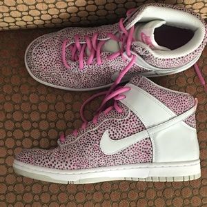 Nike hi-top sneakers. ***PRICE FIRM***